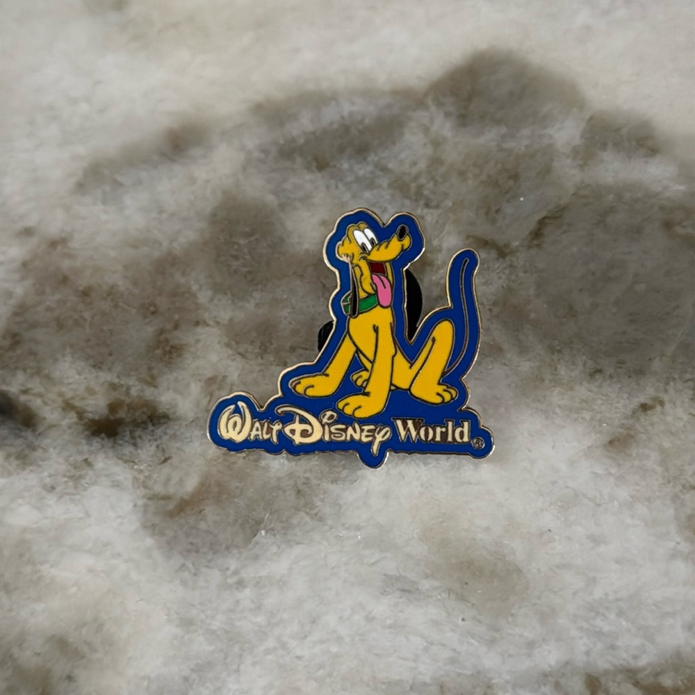 Disney Walt Disney World Pluto pin